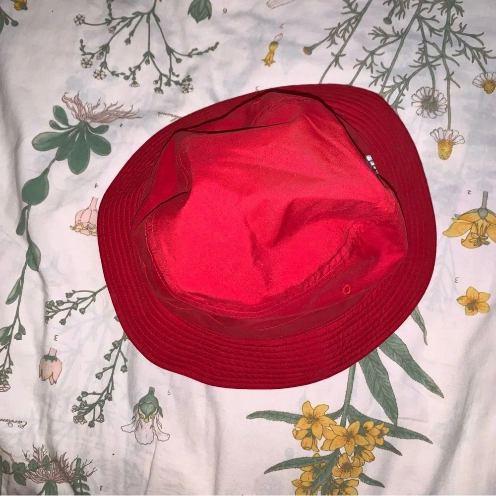 North face youth red bucket hat